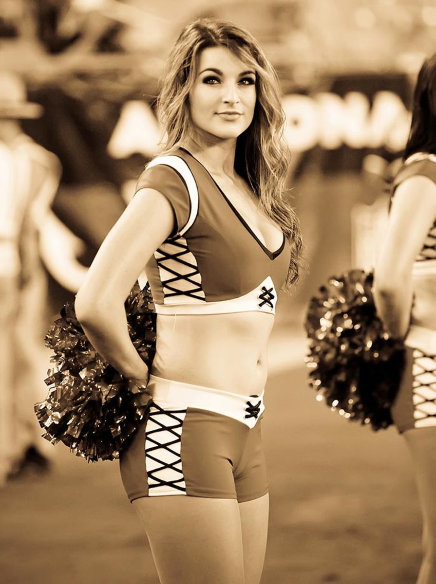02-Lindsay_Game-BY4_7944.jpg